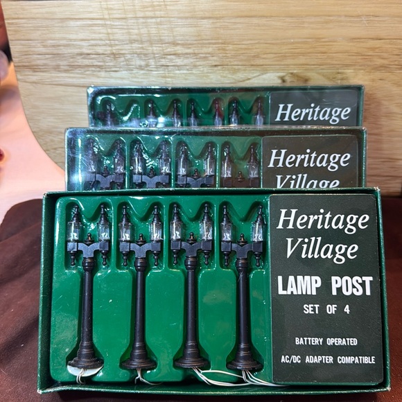 Department 56 Other - 🐈‍⬛ Heritage Village Lamp post pack 3 sets of 4 in each package